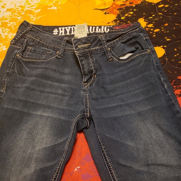 Hydraulic Jeans Size 7/8  77% Cotton, 27% Polyester 2% Spandex, Perfect no flaws - Picture 3 of 3
